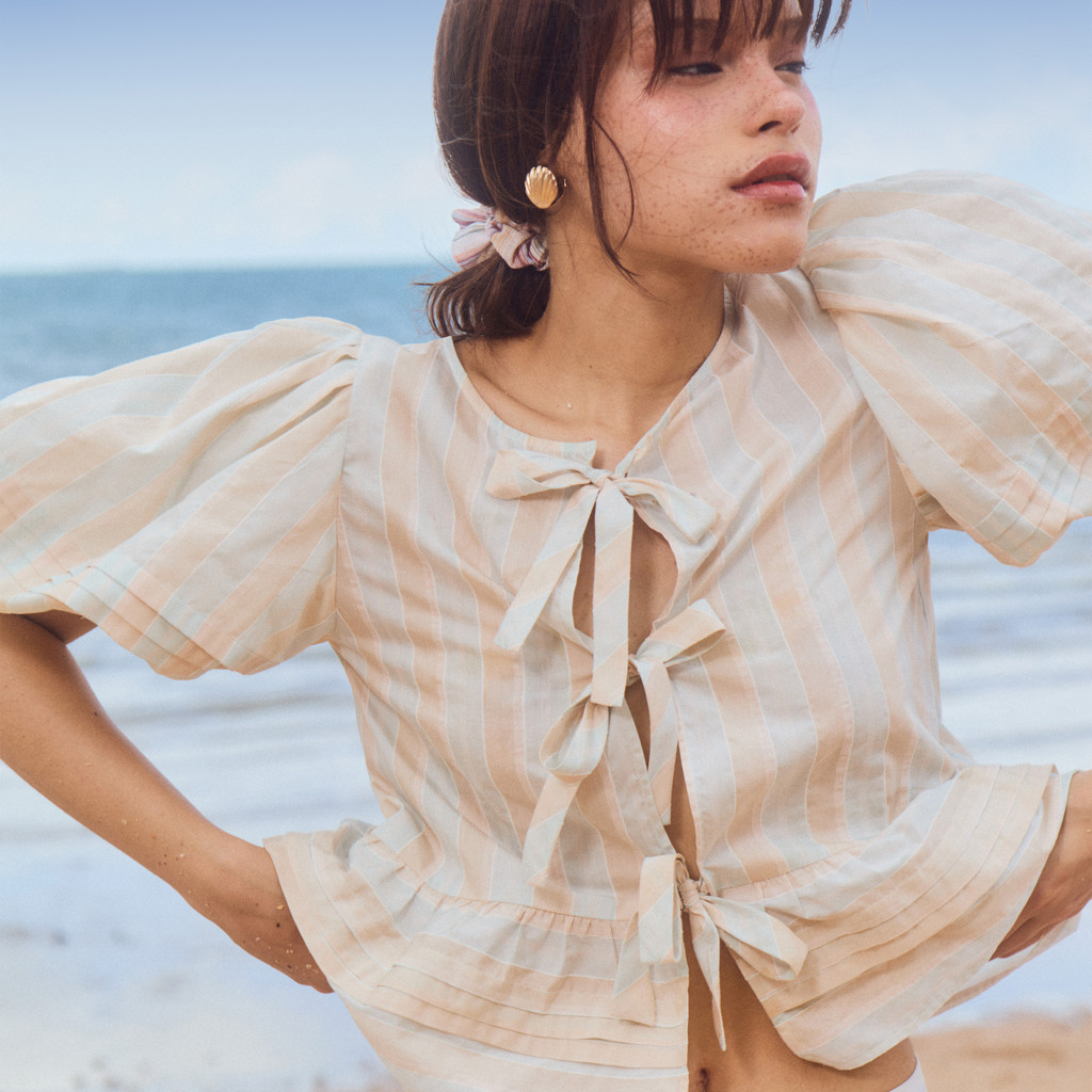 Mitr Ciao Blouse เสื้อแขนพอง