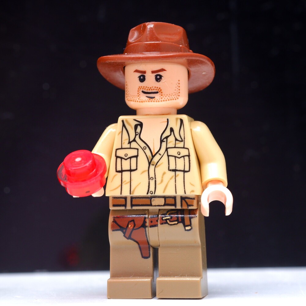 ( Ploybrick Minifigure ของแท้ ) Indiana Jones Indiana Jones Tan Shirt *Used สินค้ามือสอง [ อ่านรายละ