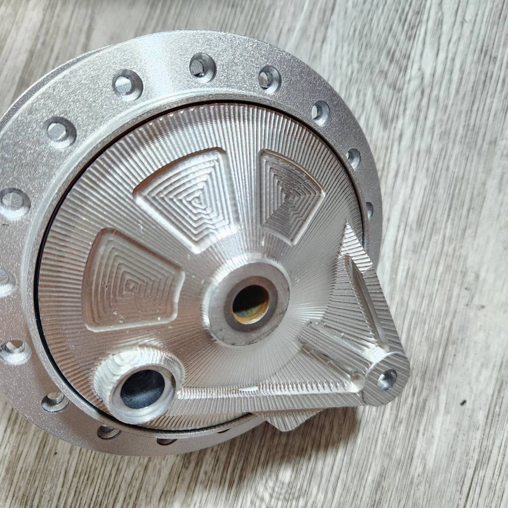 ชุด3ชิ้น ดุมเดิมหลัง WAVE + ฝาเบรค CNC สีเงิน + ดุมสเตอร์ CNC สีเงิน ใส่เวฟได้ทุกรุ่น - รูปที่ 2