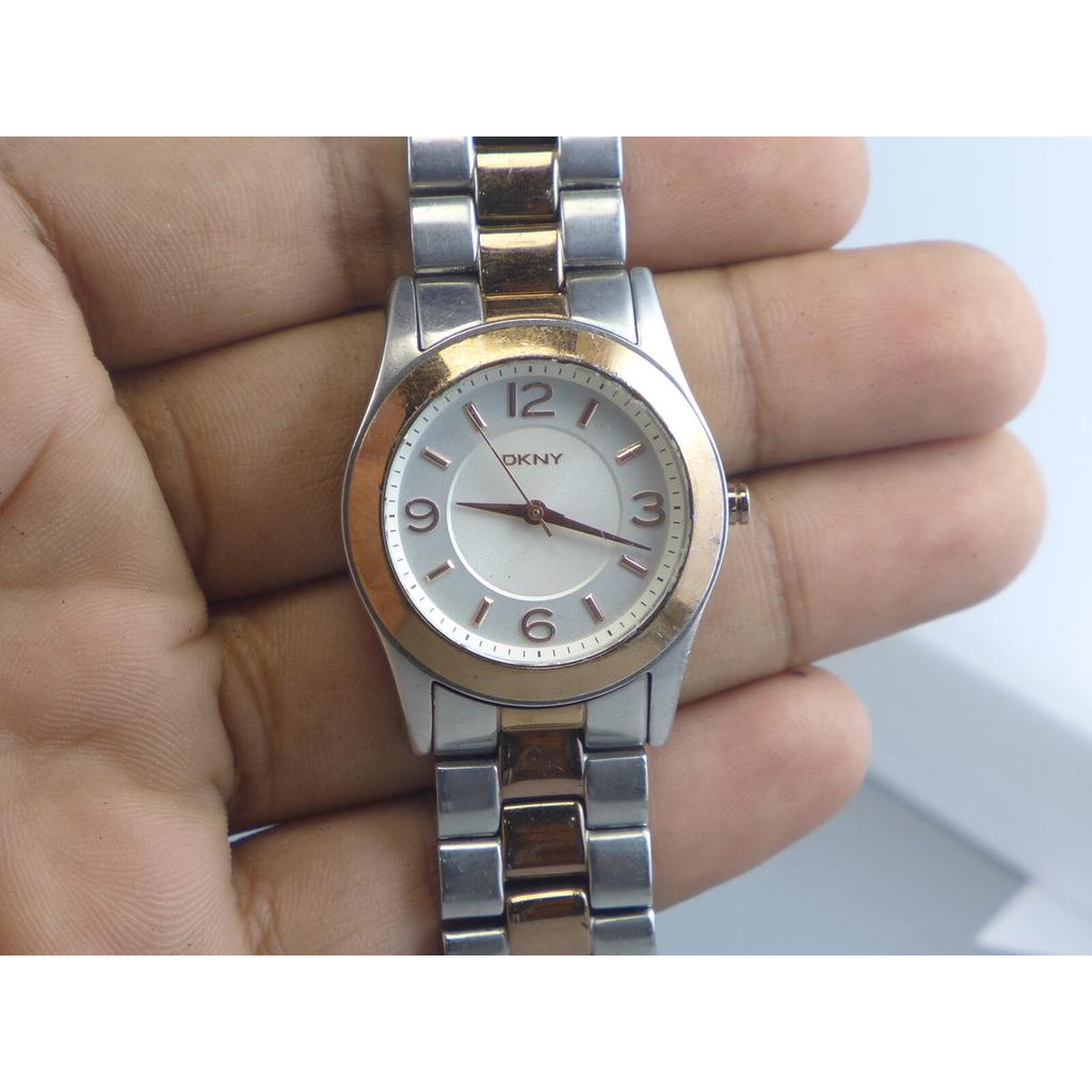 นาฬิกา Vintage มือสองญี่ปุ่น DKNY QUARTZ ผู้ชาย ทรงกลม กรอบ 2 กษัตริย์ หน้าขาวสายสแตนเลส 2 กษัตริย์3