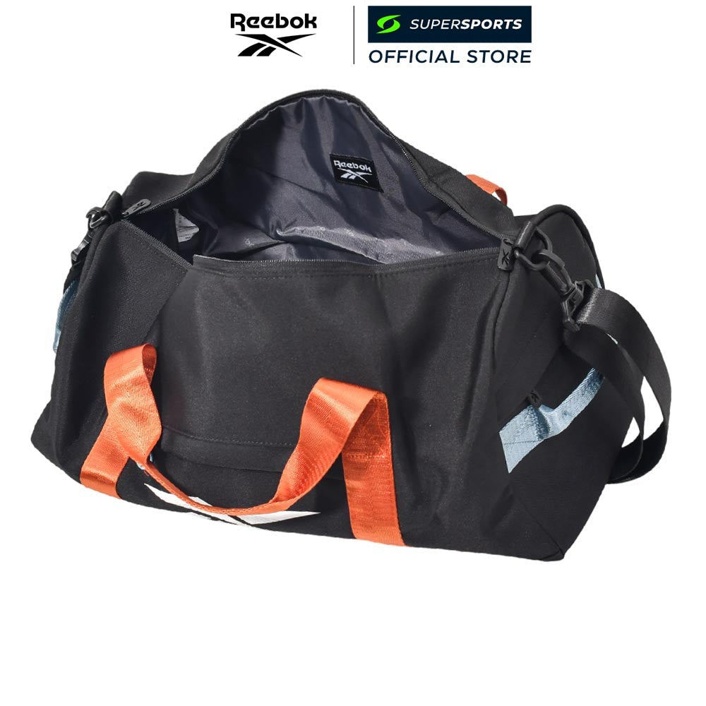 REEBOK حقيبة رياضية Retro على شكل وسادة — صورة 5