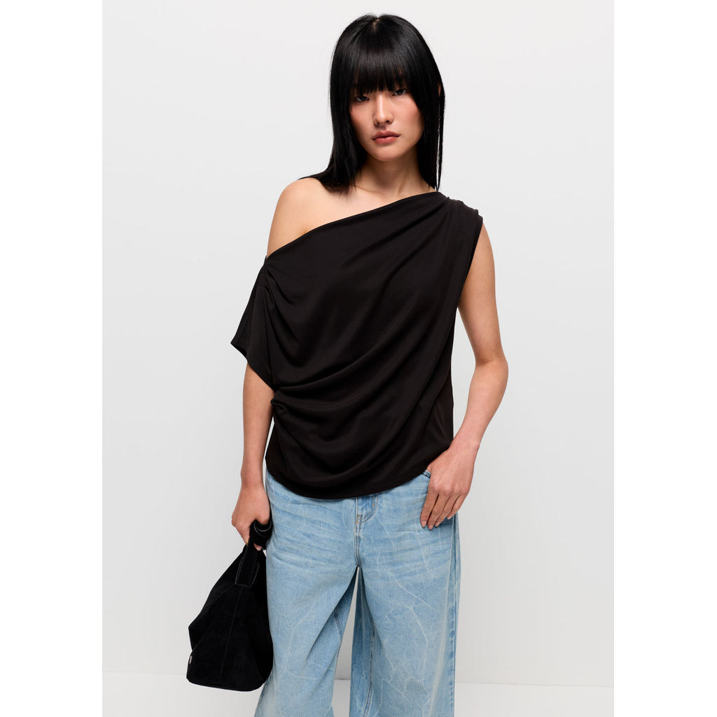 CPS เสื้อเปิดไหล่ดีไซน์จับเดรป ผู้หญิง ROUCHED ONE-SHOULDER TOP รุ่น C26SGWD082 (SS26#D3)