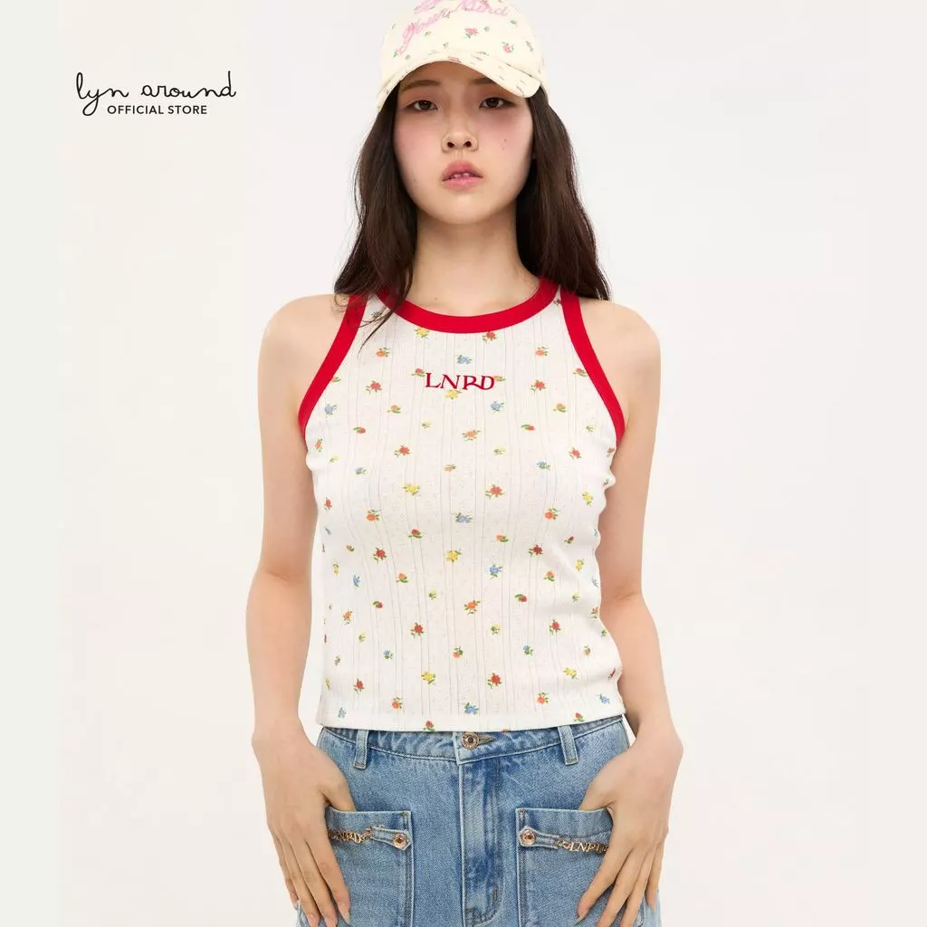 Lyn around - เสื้อกล้ามปักโลโก้แต่งลายดอกไม้ คอลเลกชัน LNRD Signature (A26FGWA194)