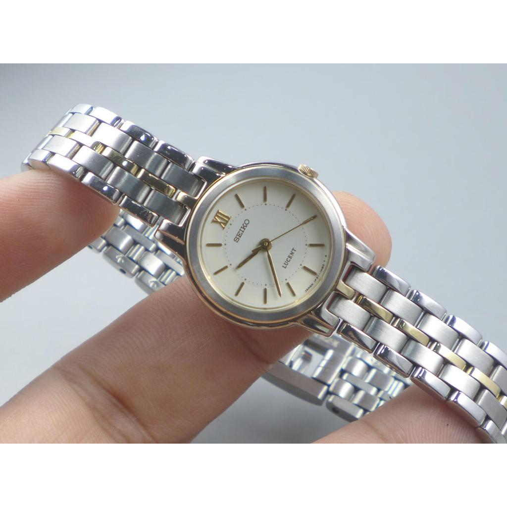 นาฬิกา Vintage มือสองญี่ปุ่น  Seiko Lucent 1F21 0K70 สายนาฬิกาแบบรวม ผู้ชาย ควอตซ์   ทรงกลม 24mm