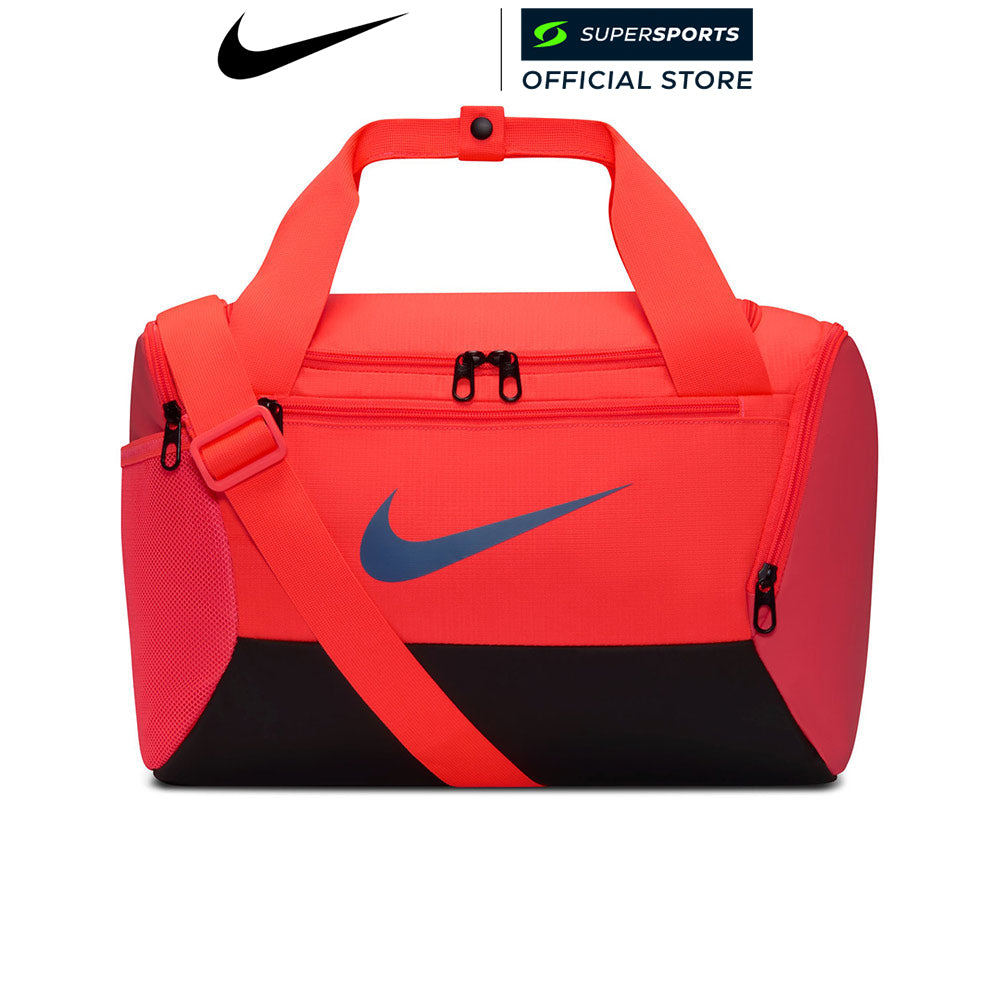 NIKE Brasilia 9.5 กระเป๋ายิมทรงหมอนผู้ใหญ่