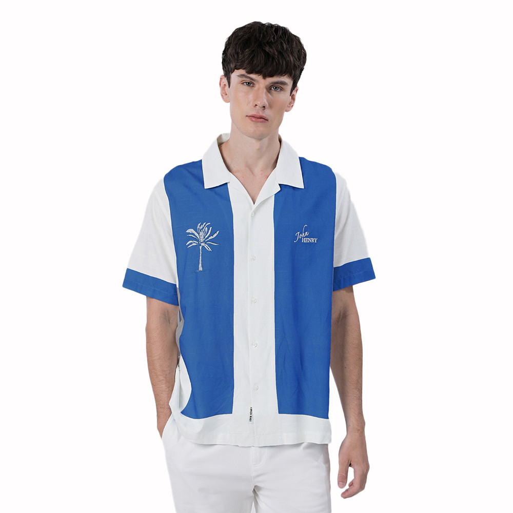 John Henry เสื้อเชิ้ตผู้ชายแขนสั้น ทรงใส่สบาย รุ่น JH S426MSSRL30 - สีฟ้า