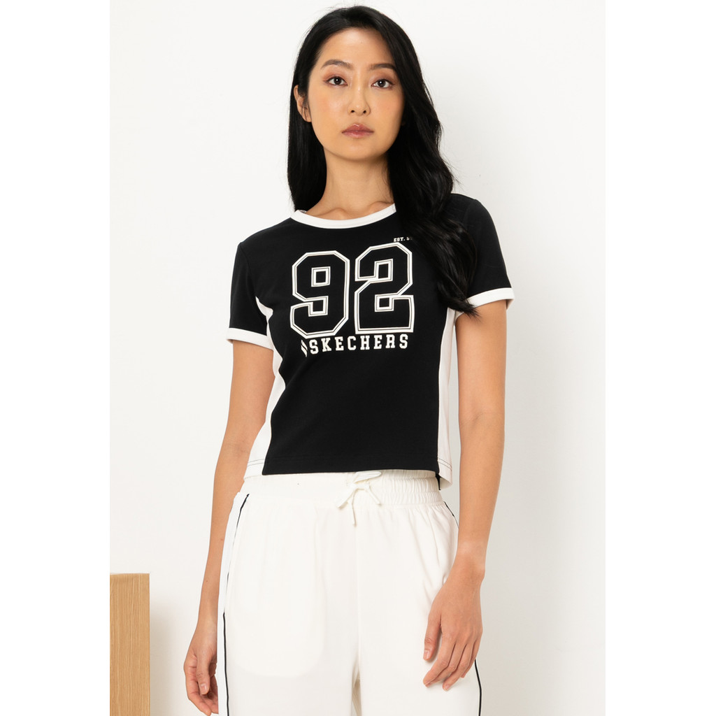 Skechers สเก็ตเชอร์ส เสื้อยืดแขนสั้นผู้หญิง Women Basketball Culture Short Sleeve Tee - SL325W430-00