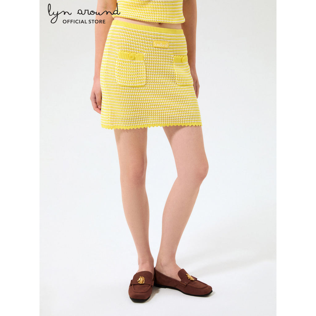 Lyn around - กระโปรงสั้นโครเช่ต์แต่งขอบลอน คอลเลกชัน Blossom Elegance (A26CGWB050)