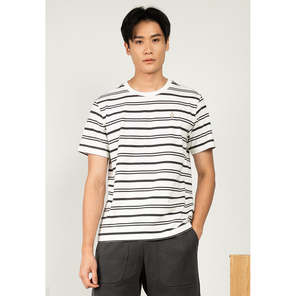 Skechers สเก็ตเชอร์ส เสื้อยืดแขนสั้นผู้ชาย Men Urban Outdoor Short Sleeve Tee - SL325M398-00QF