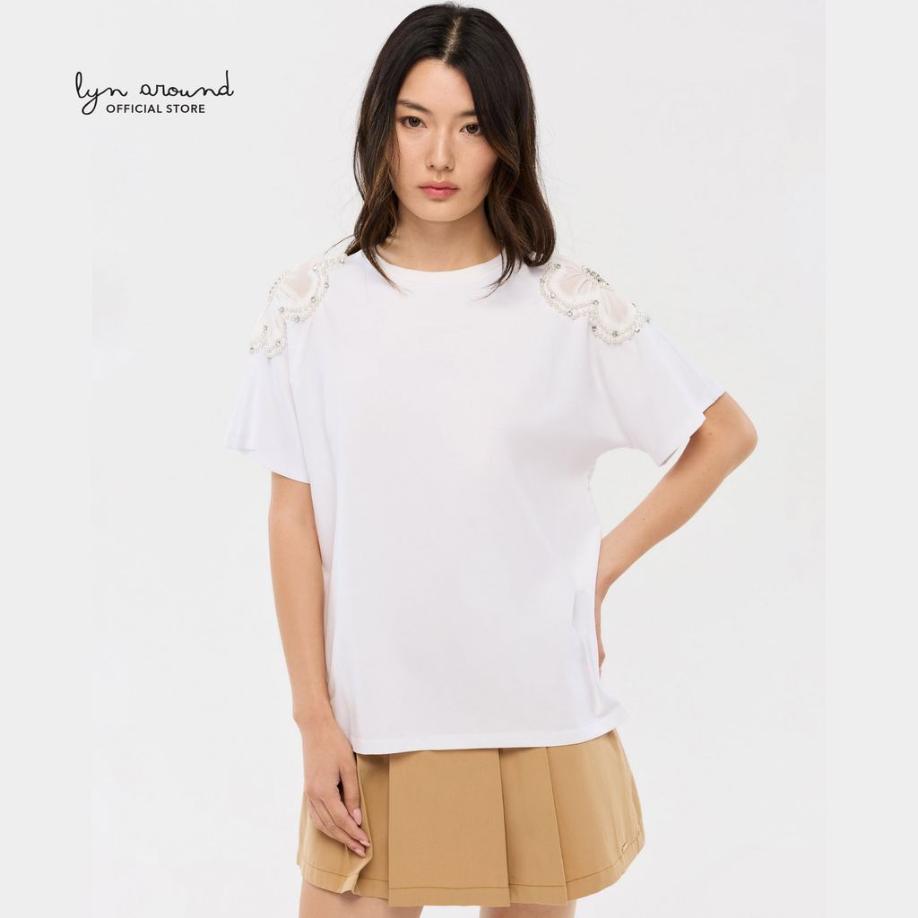 Lyn around - เสื้อแขนสั้นโครเชต์ลายทางตกแต่งแอปพลิเก้ คอลเลกชัน Oasis (A26SGWB055)