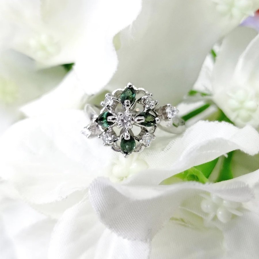 แหวนเงินเขียวส่อง [JS Jewelry]