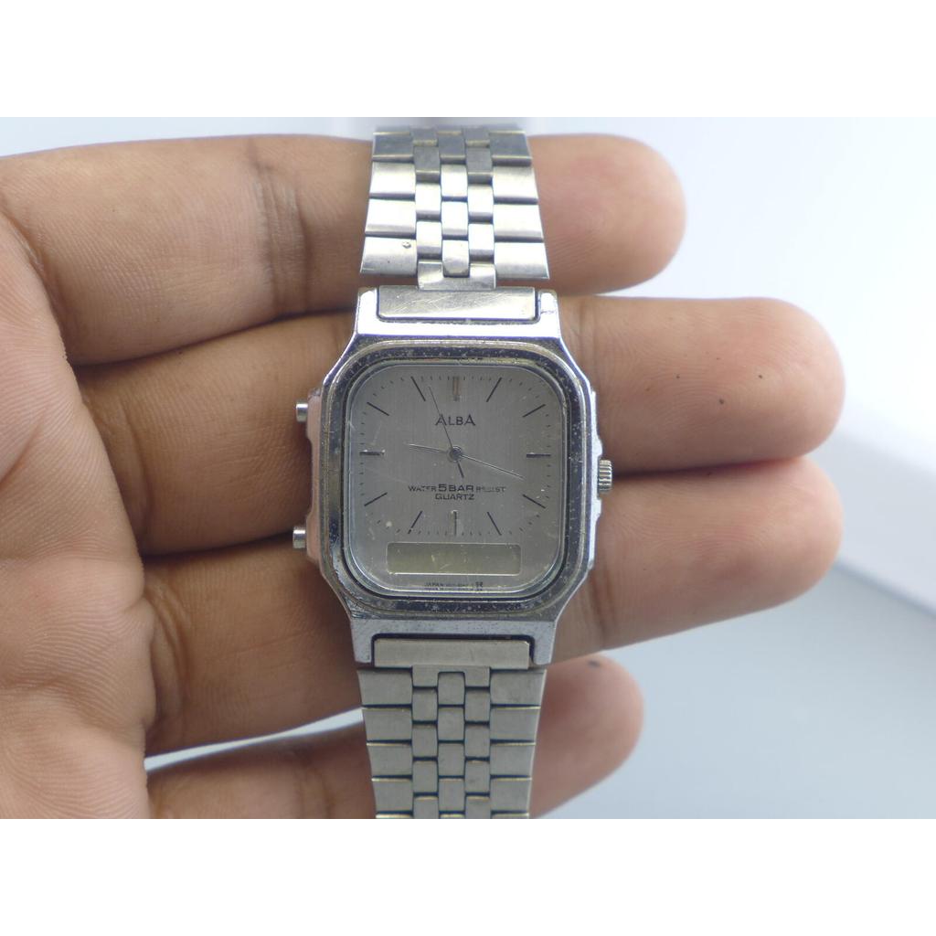 นาฬิกา Vintage มือสองญี่ปุ่น ALBA V011 5090 QUARTZ ผู้ชาย ทรงสี่เหลี่ยม กรอบเงิน หน้าเทา + LCD ANALO