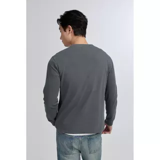 CC DOUBLE O ROUND NECK POCKET TEE ผู้ชาย เสื้อยืดคอกลมแขนยาวแบบมีกระเป๋า รุ่น O26WGMA024 (AW26 #P1)