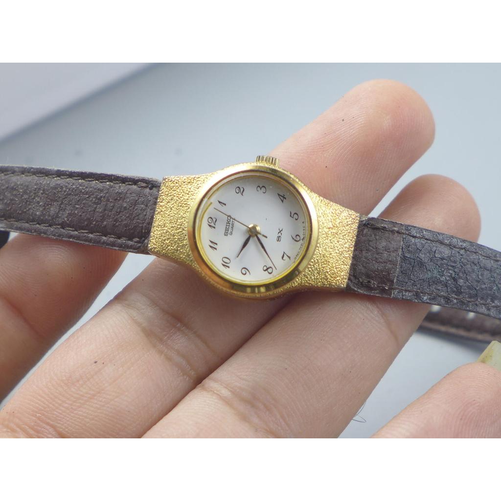 นาฬิกา Vintage มือสองญี่ปุ่น  Seiko sx 5Y21 0020 หน้าปัดสีขาว ผู้หญิง ควอตซ์   ทรงกลม 21mm