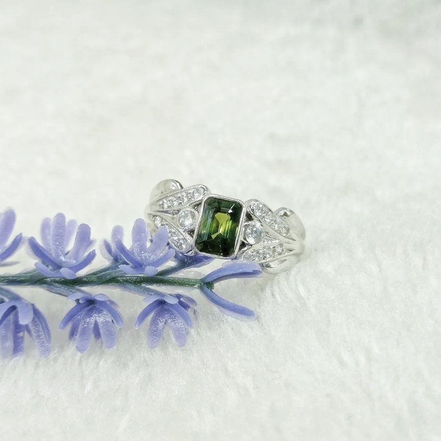 แหวนเงินเขียวส่อง [JS Jewelry]