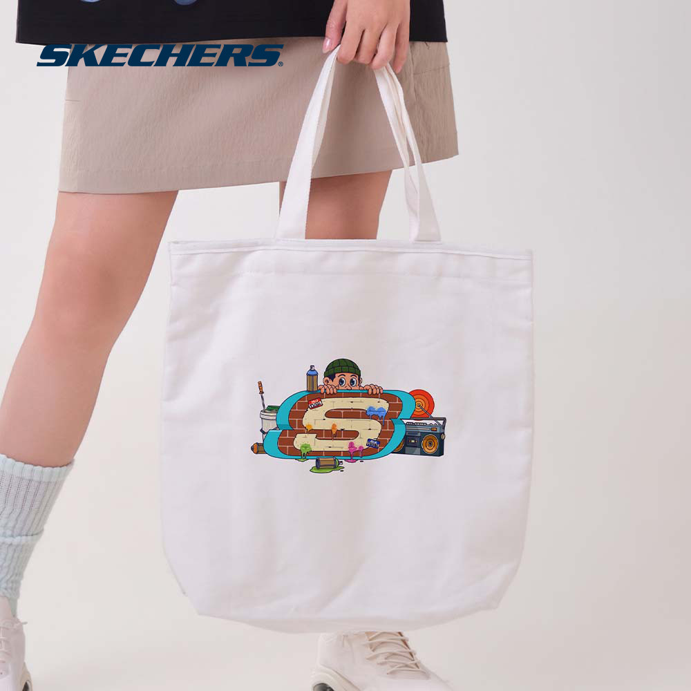 Skechers สเก็ตเชอร์ส กระเป๋าช้อปปิ้งยูนิเซ็กส์ Unisex Skechers X Cloakwork Tote Bag - SL326U663-02SB