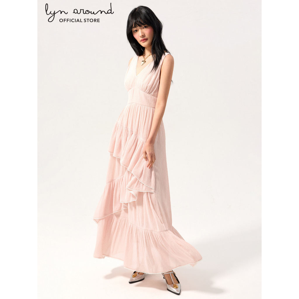 Lyn around - เดรสยาวคอวีกระโปรงแต่งระบาย คอลเลคชัน Bloom Affair (A26CGWC049)