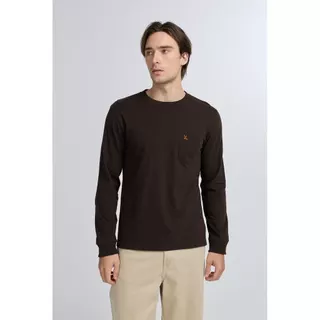 CC DOUBLE O ROUND NECK POCKET TEE ผู้ชาย เสื้อยืดคอกลมแขนยาวแบบมีกระเป๋า รุ่น O26WGMA024 (AW26 #P1)