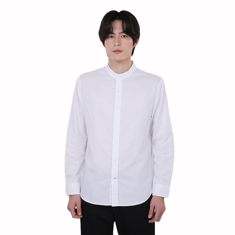John Henry เสื้อเชิ้ตผู้ชายแขนยาว ทรงเข้ารูป รุ่น JH S226MSLSM03 - สีขาว