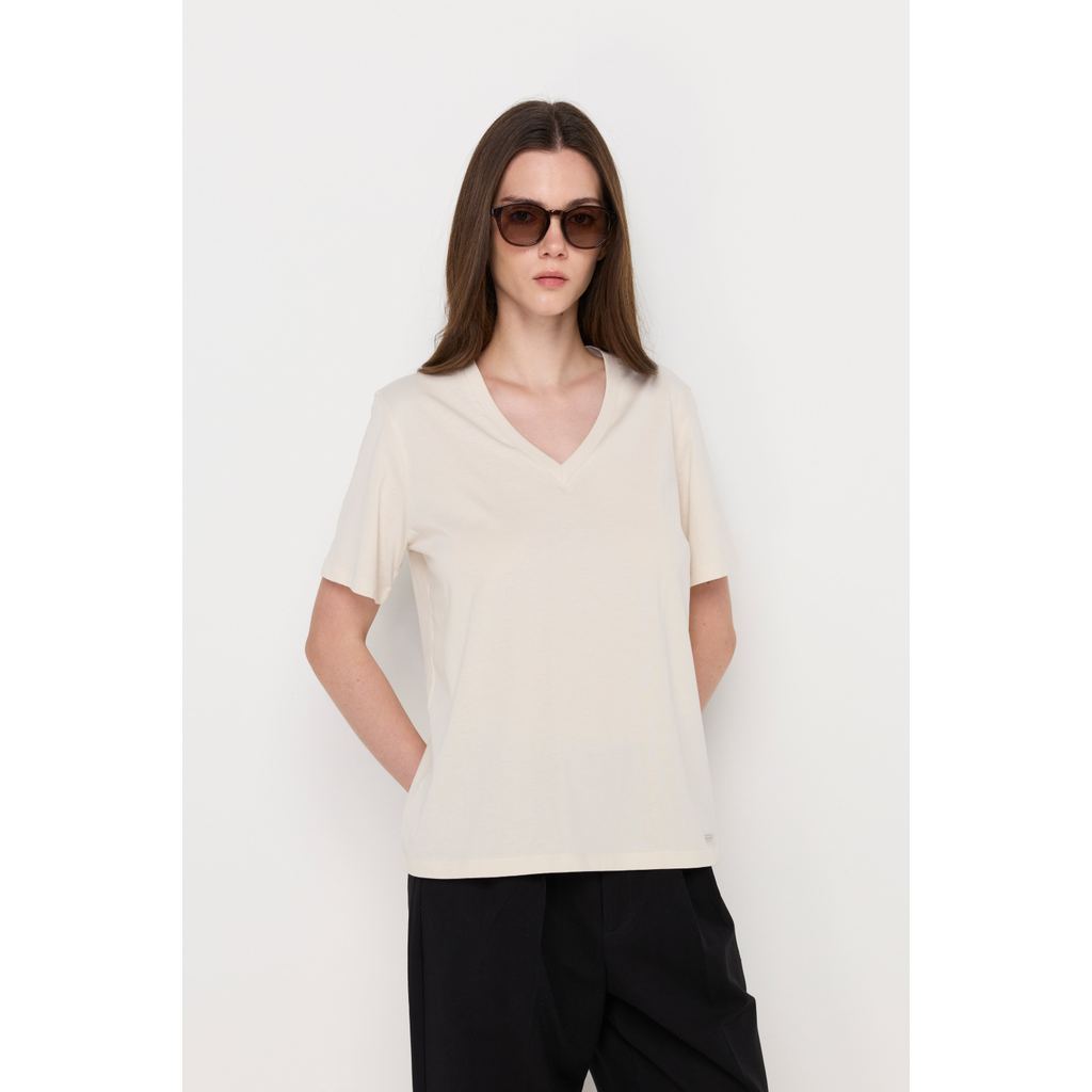 ROYAL IVY REGATTA - Essential V-Neck Knit Top Beige เสื้อยืด (R26WGWB013) — صورة 3