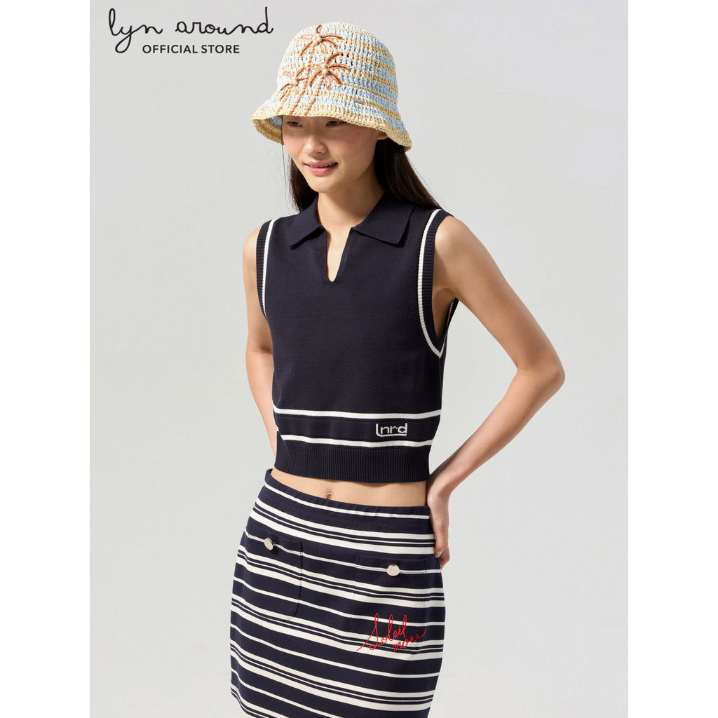 Lyn around - เสื้อนิตครอปแขนกุดปักโลโก้ คอลเลกชัน Califonia Yacht Club (A26SGWE002)