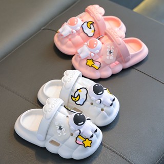 CROCS 【P&amp;X】รองเท้าแตะ ลายการ์ตูนนักบินอวกาศ กันลื่น เหมาะกับฤดูร้อน สําหรับเด็กผู้ชาย และเด็กผู้หญิง