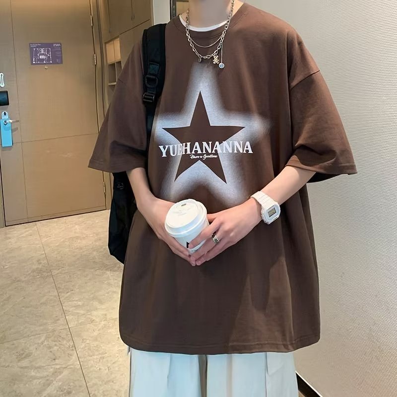 (M-5XL) เสื้อยืดแขนสั้น ทรงหลวม พิมพ์ลายดาวห้าแฉก ใส่สบาย โอเวอร์ไซซ์ แฟชั่นฤดูร้อน สําหรับผู้ชาย