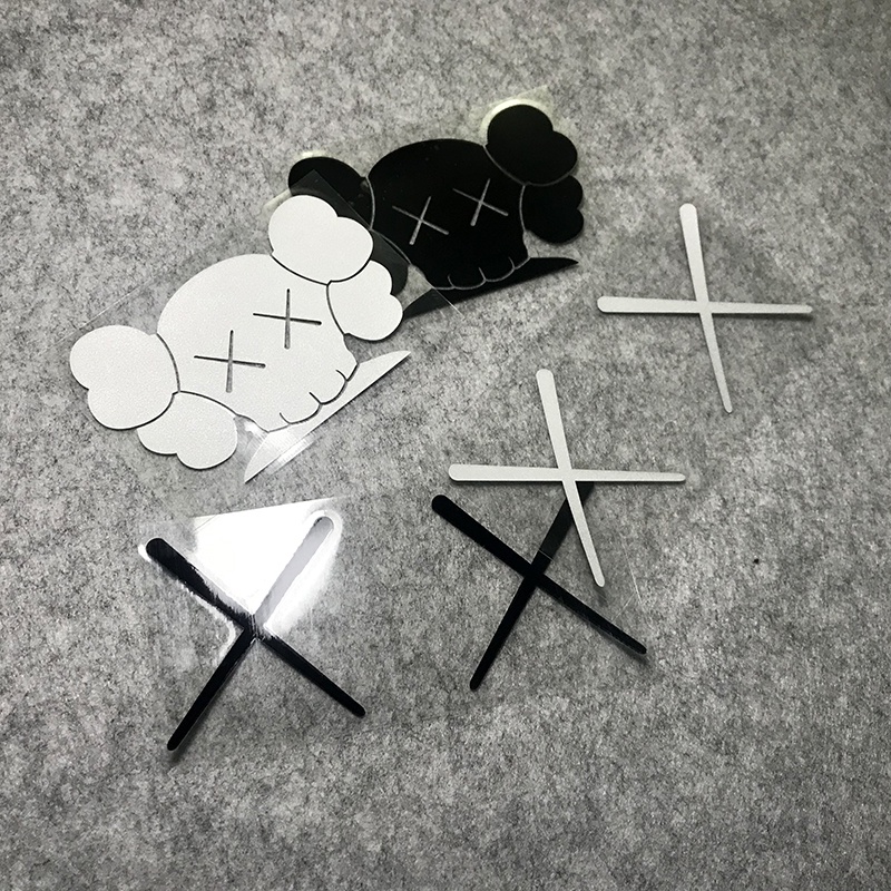 [P-A619] Kaws Sticker Hollow Sticker สติ๊กเกอร์สะท้อนแสงรถยนต์ สติ๊กเกอร์ติดกระจกหน้าต่าง