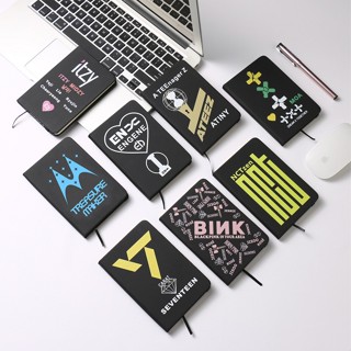 สมุดโน้ตไดอารี่ ไอดอลเกาหลี กลุ่ม PU สายรัด SUGA V JISOO SKZ SVT TWICE NCT TXT TREASURE ITZY ATEEZ THE BOYZ IVE EN NewJeans aespa GIDLE การ์ตูน สมุดบันทึก เครื่องเขียนไดอารี่