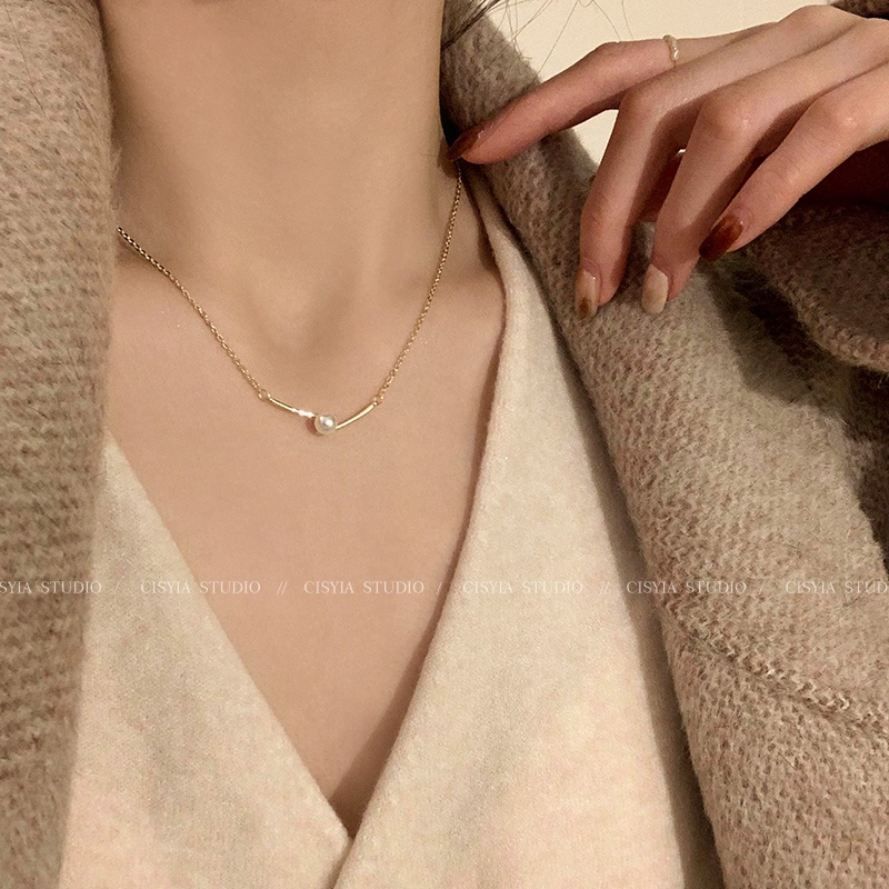 เครื่องประดับ สร้อยคอโชคเกอร์ จี้ไข่มุก สีทอง แบบเรียบง่าย สไตล์สร้างสรรค์ สําหรับผู้หญิง