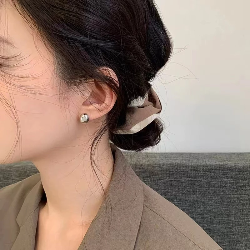 จากไทย 1วันถึง💕ต่างหูเข็มเงินสเตอร์ลิงบริสุทธิ์ 925 รูปถั่วสีทองขนาดเล็ก | สไตล์ฝรั่งเศส เรียบง่าย ระดับไฮเอนด์ | เข้ากับทุกการแต่งกาย thumbnail 4