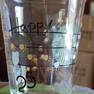 Starbucks แก้วกาแฟใส จุน้ําผลไม้ได้เยอะ ลายครบรอบ 25 ปี สุ่มสี