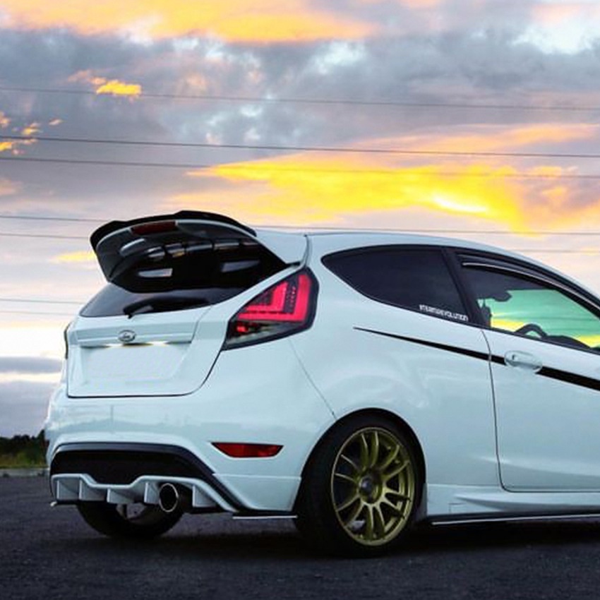 เหมาะสําหรับ Ford Fiesta Fiesta MK6 MK7 ST 2012-17 กันชนหน้าด้านหน้าพลั่วด้านหน้า Lip มุมการปรับเปลี่ยนชิ้นส่วน