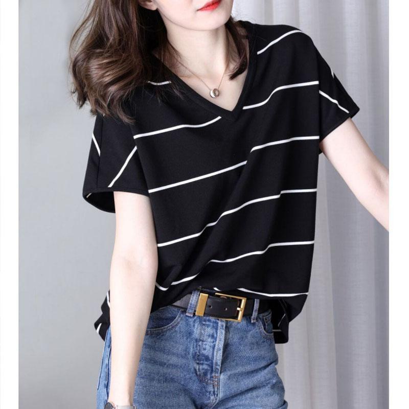 เสื้อยืดแขนสั้นลําลอง คอวี ทรงหลวม ลายทาง ขนาดใหญ่ 300 240 เข้ากับทุกการแต่งกาย แฟชั่นสําหรับสตรี