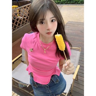 ขายดี~ เสื้อยืดแขนสั้น จับจีบ ทรงสลิมฟิต ลายดอกกุหลาบ สีแดง สไตล์อเมริกัน สําหรับผู้หญิง