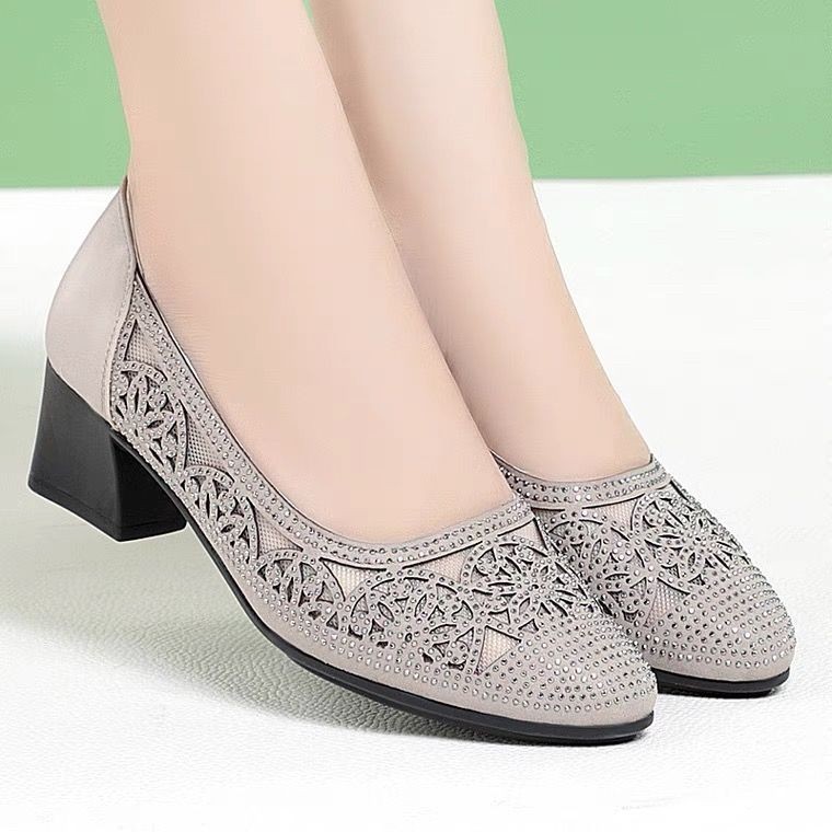 [พร้อมส่ง] รองเท้าแตะ หนังวัวแท้ แต่งพลอยเทียม ระบายอากาศ เหมาะกับฤดูใบไม้ผลิ และฤดูร้อน สําหรับผู้หญิง