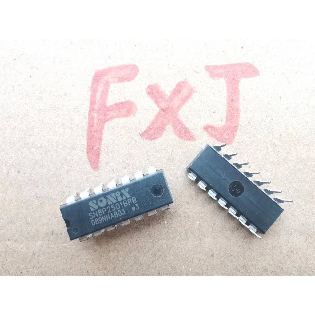 ((10 ชิ้น) SN8P2501B SN8P2501 SN8P2501BPB พัดลมไฟฟ้าบล็อกแบบบูรณาการ DIP-14