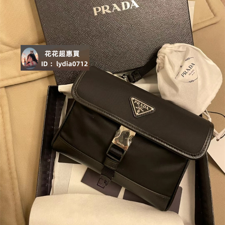 PRADA Re-nylon กระเป๋าโทรศัพท์มือถือ สำหรับผู้ชายและผู้หญิง แบบสะพายข้าง สินค้ามือสอง รหัส 2ZH108