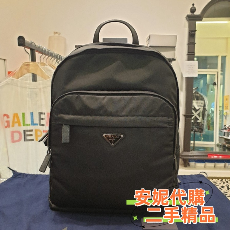 กระเป๋าเป้สะพายหลัง Unisex Prad Prada Re-Nylon สไตล์ Boarding ทำจากไนลอนสีดำ รหัส 2VZ048