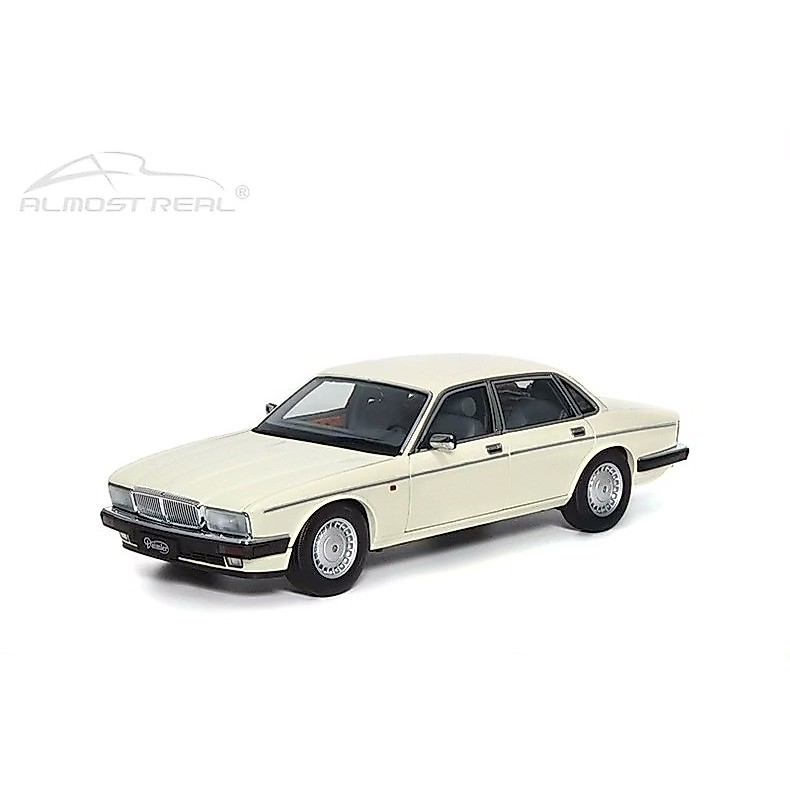 现货单台 เกือบจริง/AR 真 Jaguar Daimler 捷  XJ6 XJ401/18