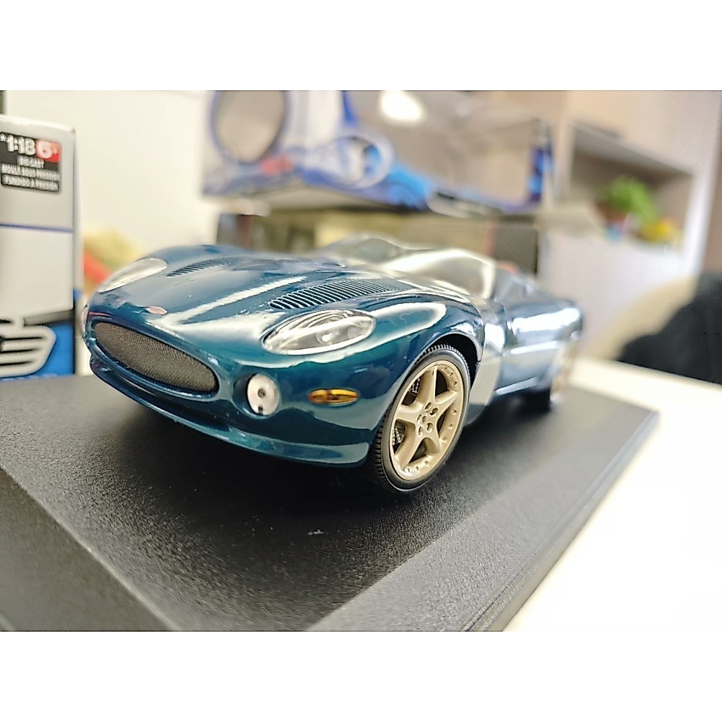 [คลังสินค้าพร้อม] 1: 18 Maisto Maisto Jaguar ji180 Convertible Sports Car Convertible Car Sports Car