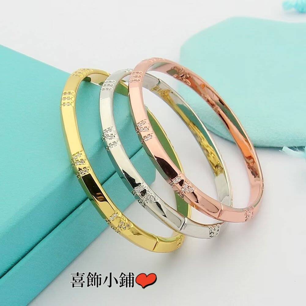 สร้อยคอตัวเลขโรมันคลาสสิกประดับเพชรสุดหรู A779D