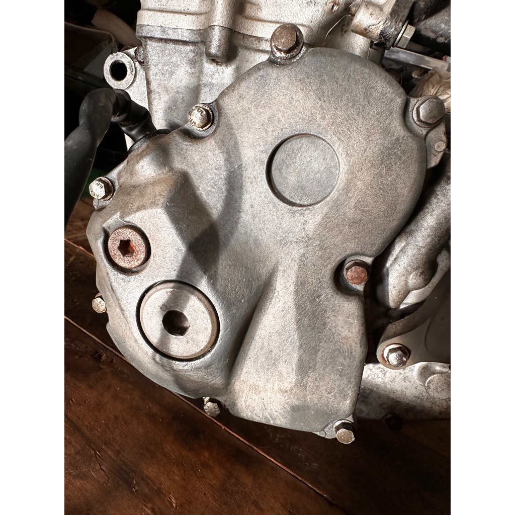 SUZUKI ฝาครอบด้านข้างถาดไฟ RMZ450 Rmz450 Rmz 450 rmz450 rmz 450 คราดซูซูกิ