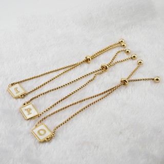 【พร้อมส่ง】18K สร้อยข้อมือ 26 ตัวอักษร a z bracelet ผู้หญิง แฟชั่น สีทอง สเตนเลส ไม่ลอกไม่ดํา ของขวัญวันเกิด เครื่องประดับ