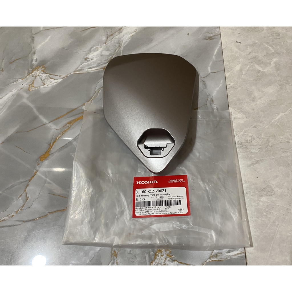 Lead 125 (2018) ฝากระโปรงท้าย สีเงินด้าน *NHB18* แท้ Honda (81160-K12-V00ZJ)