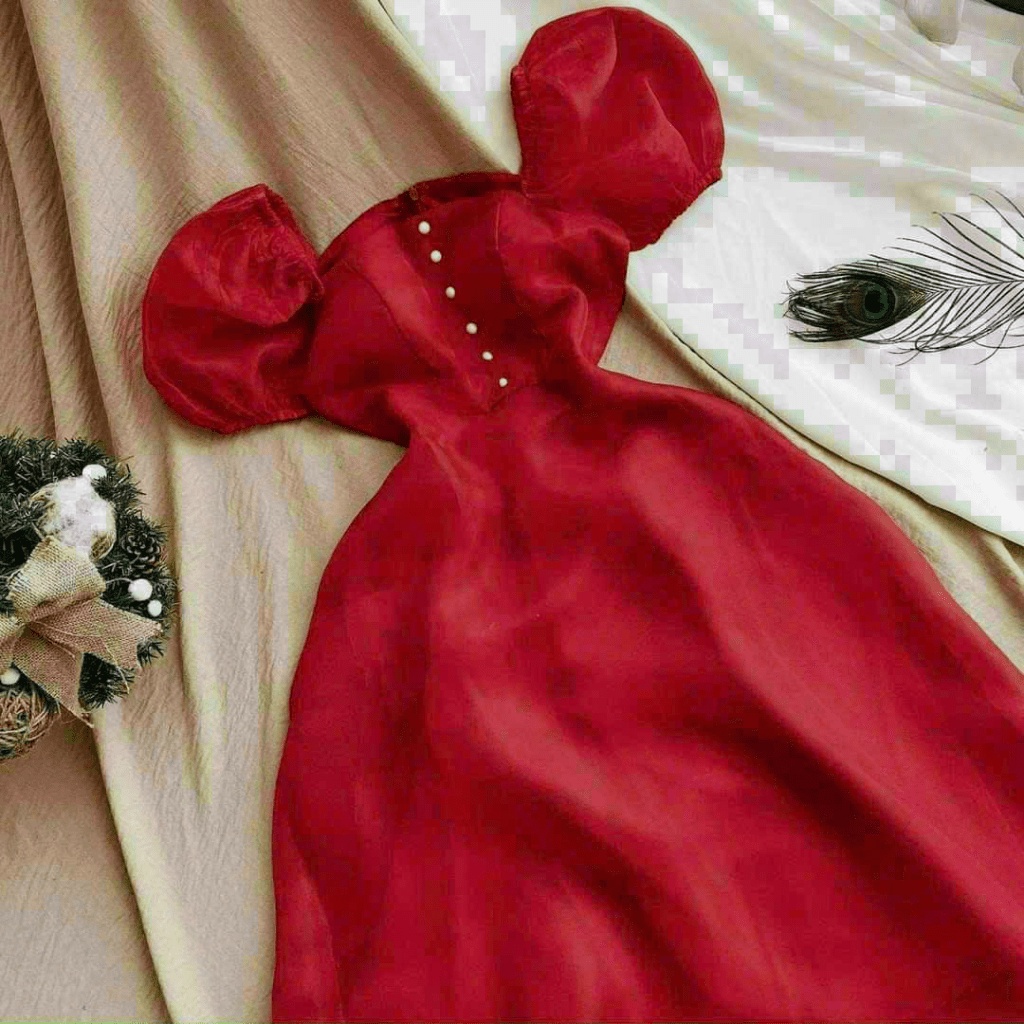 ชุดสตรีพร้อมคอสแควร์และแขนติดกระดุม SHOP TNM