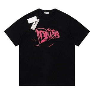 Dior 23SS เสื้อยืดคอกลม ผ้าฝ้าย พิมพ์ลายโลโก้ตัวอักษร CD แฟชั่นฤดูร้อน สําหรับผู้ชาย และผู้หญิง