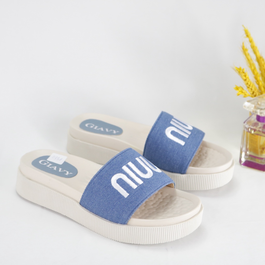 [ใหม่] รองเท้าแตะผู้หญิง Giavy ของแท้พร้อมพื้นรองเท้าแบนสูง 4 ซม. (Gia Vy D331 & D3315 ขนาดเล็ก )