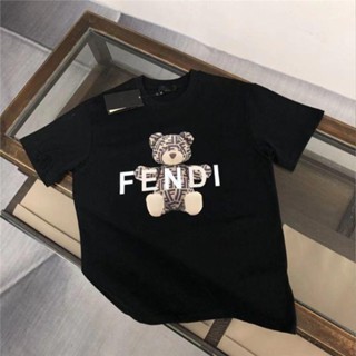 Fendi ใหม่ เสื้อยืดแขนสั้น ผ้าฝ้ายแท้ พิมพ์ลายตัวอักษร สไตล์ยุโรป แฟชั่นฤดูร้อน สําหรับผู้ชาย 2023