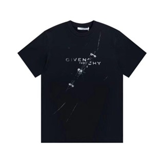 Givenchy ใหม่ เสื้อยืดคอกลม แขนสั้น ผ้าฝ้ายแท้ พิมพ์ลายตัวอักษร 3D สไตล์สตรีท อเนกประสงค์ สําหรับผู้ชาย 2023ss